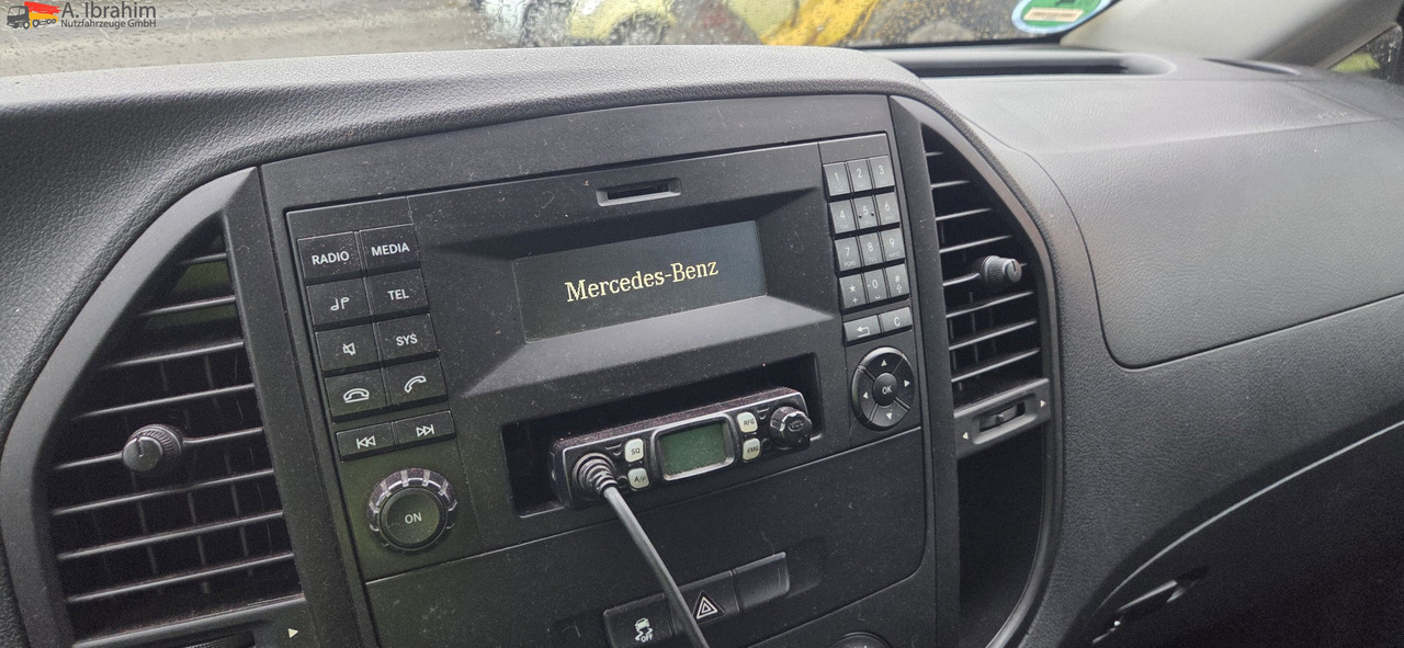 Mercedes-Benz Vito Tourer BF 3-GST Zeichen Anlage 3050 kg zzGw - Food truck: foto 2 Mercedes-Benz Vito Tourer BF 3-GST Zeichen Anlage 3050 kg zzGw - Food truck: foto 2