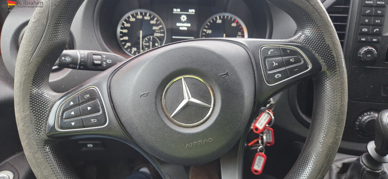 Mercedes-Benz Vito Tourer BF 3-GST Zeichen Anlage 3050 kg zzGw - Food truck: foto 5 Mercedes-Benz Vito Tourer BF 3-GST Zeichen Anlage 3050 kg zzGw - Food truck: foto 5