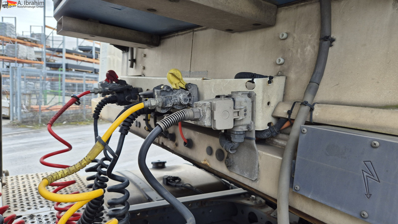 Semi-reboque frigorífico Schmitz SKO 20 Frigoblock, Türen, LBW: foto 12 Semi-reboque frigorífico Schmitz SKO 20 Frigoblock, Türen, LBW: foto 12