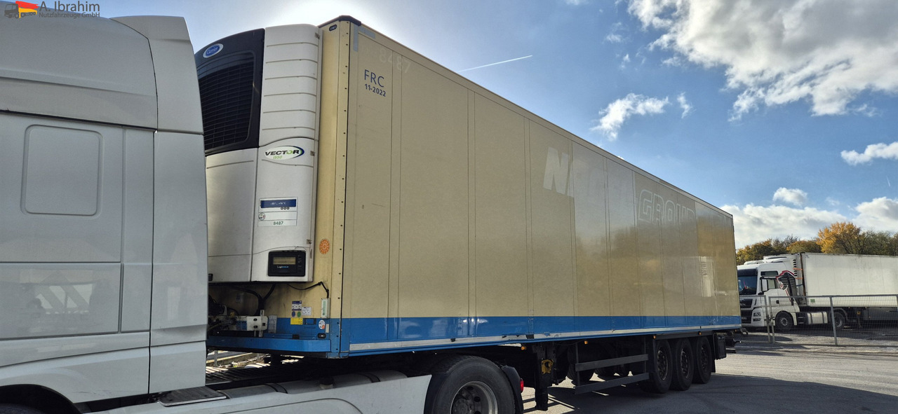 Schmitz SKO24 Carrier Vector 1550 reparierter Schaden Stütze links - Semi-reboque frigorífico: foto 1 Schmitz SKO24 Carrier Vector 1550 reparierter Schaden Stütze links - Semi-reboque frigorífico: foto 1