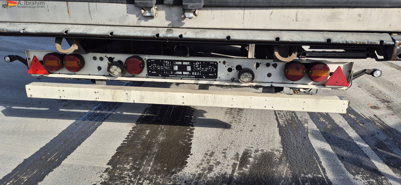 Schmitz SKO24 Carrier Vector 1550 reparierter Schaden Stütze links - Semi-reboque frigorífico: foto 3 Schmitz SKO24 Carrier Vector 1550 reparierter Schaden Stütze links - Semi-reboque frigorífico: foto 3