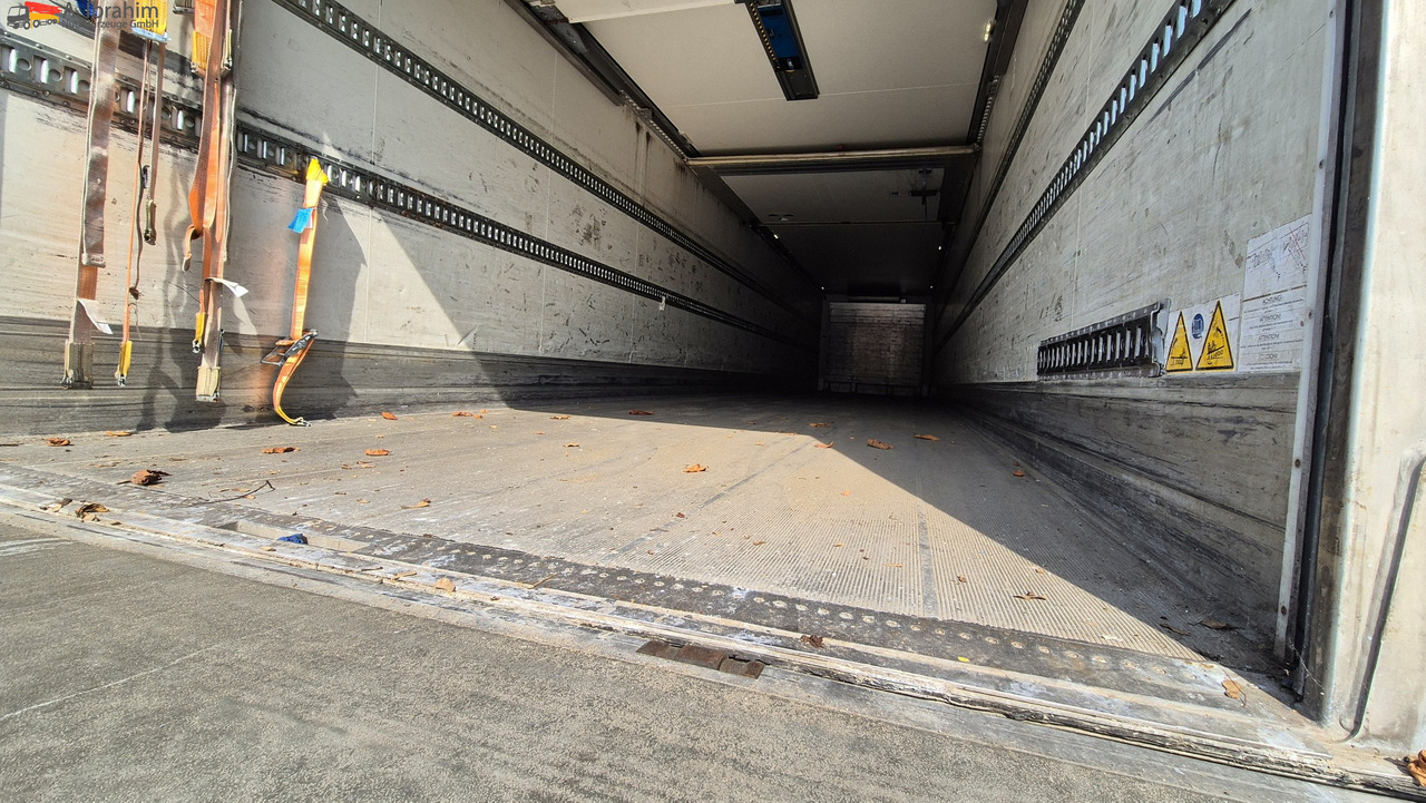 Schmitz SKO24 Frigoblock, LBW, Zustand sehr sauber Lenkachse, Liftachse - Semi-reboque frigorífico: foto 4 Schmitz SKO24 Frigoblock, LBW, Zustand sehr sauber Lenkachse, Liftachse - Semi-reboque frigorífico: foto 4