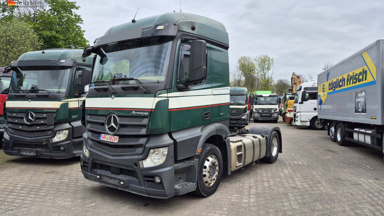 Mercedes-Benz 1840 mehrfach vorhanden - Tractor: foto 1 Mercedes-Benz 1840 mehrfach vorhanden - Tractor: foto 1