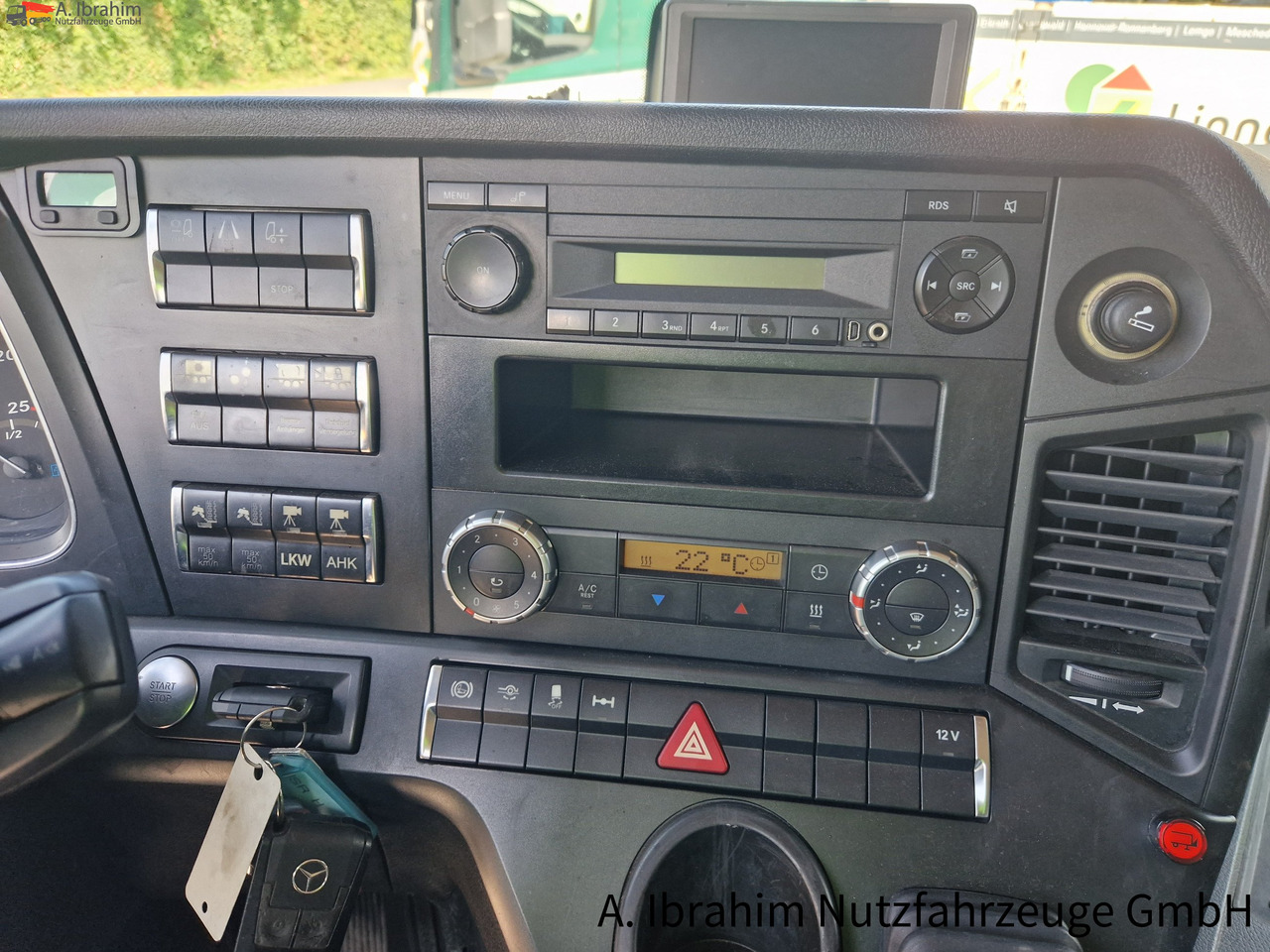 Mercedes-Benz 1845 Retarder, Klima, Navi Schneeketten, Euro 5 - Tractor: foto 3 Mercedes-Benz 1845 Retarder, Klima, Navi Schneeketten, Euro 5 - Tractor: foto 3