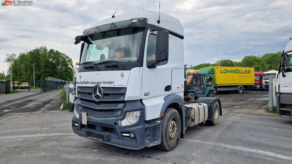 Mercedes-Benz DB 1842, Kipphydraulik - Tractor: foto 1 Mercedes-Benz DB 1842, Kipphydraulik - Tractor: foto 1
