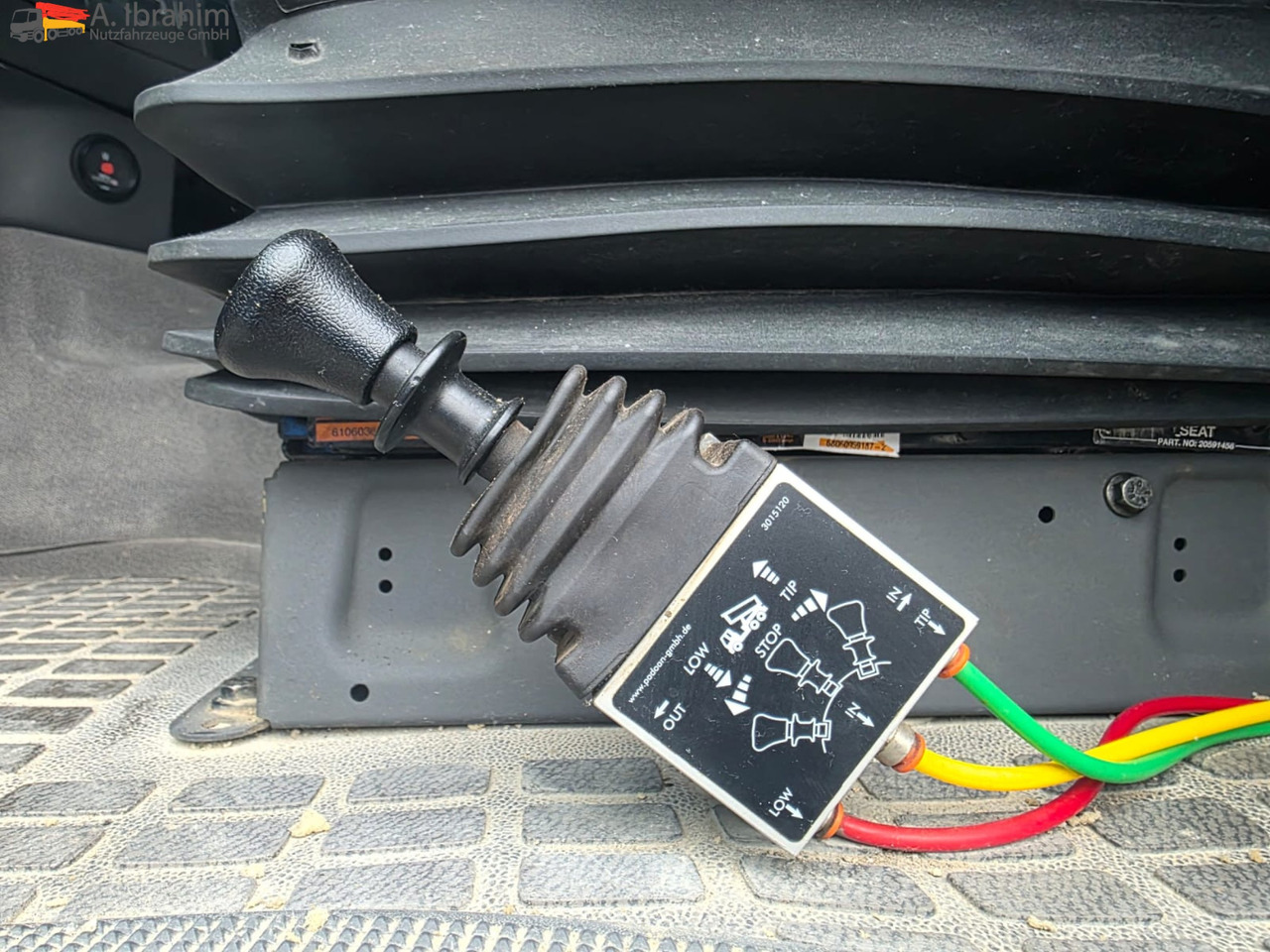 Volvo FH 520 | 6x4 | Schaltgetriebe | Blatt Blatt Klima | Trommelbremse | 3 Pedals - Tractor: foto 4 Volvo FH 520 | 6x4 | Schaltgetriebe | Blatt Blatt Klima | Trommelbremse | 3 Pedals - Tractor: foto 4