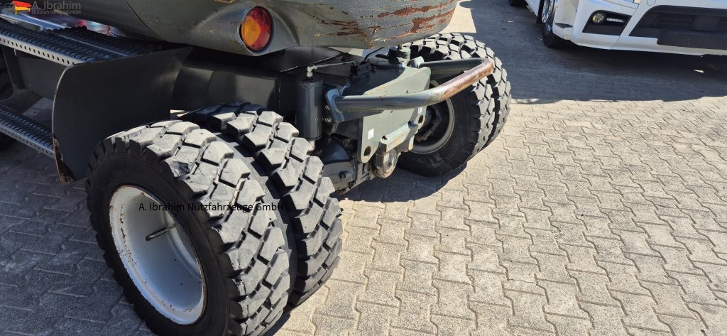 Wacker Neuson 6503 E05-07 hydr. Schnellwechsler mit Oilquick - Escavadeira de rodas: foto 3 Wacker Neuson 6503 E05-07 hydr. Schnellwechsler mit Oilquick - Escavadeira de rodas: foto 3