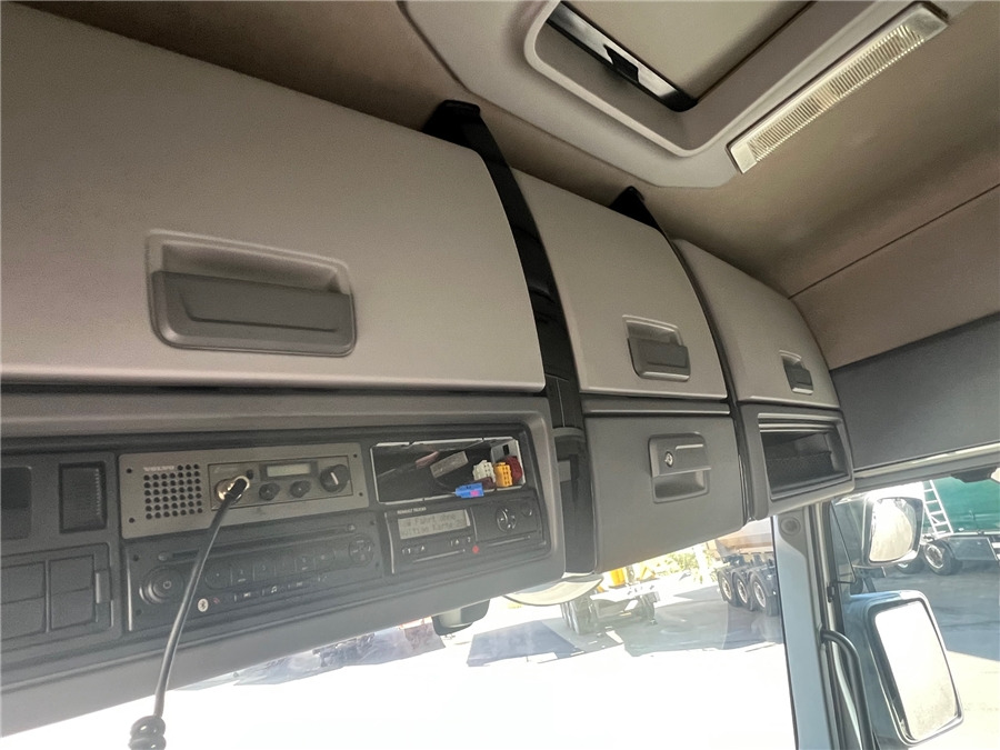 Camião transportador de contêineres/ Caixa móvel Renault T430: foto 13