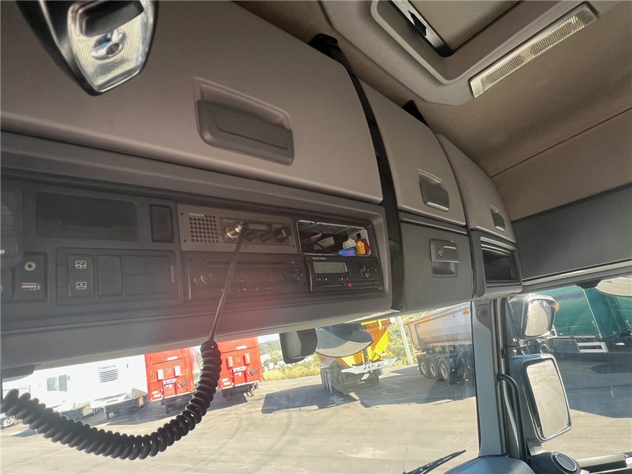 Camião transportador de contêineres/ Caixa móvel Renault T430: foto 12