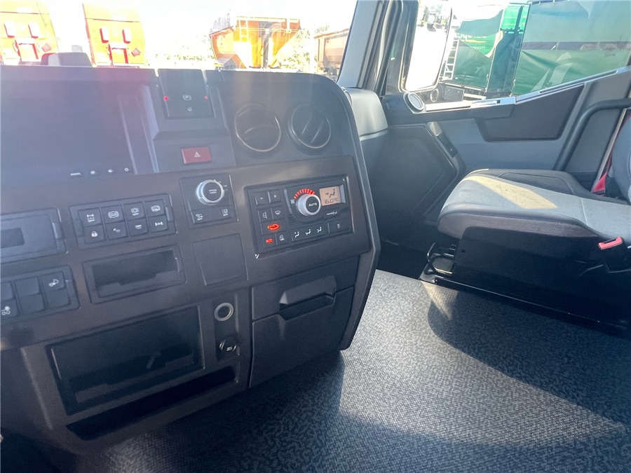 Camião transportador de contêineres/ Caixa móvel Renault T430: foto 14