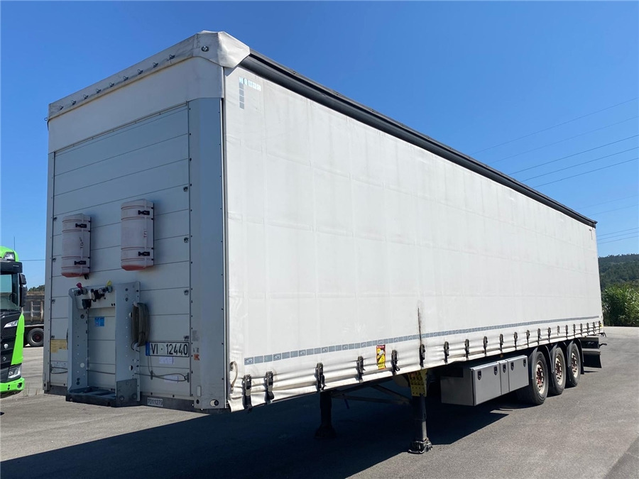SCHMITZ CARGOBULL SCB-S3T - Semi-reboque de lona: foto 1 SCHMITZ CARGOBULL SCB-S3T - Semi-reboque de lona: foto 1