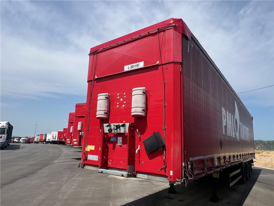 SCHMITZ CARGOBULL SCB-S3T TETO ELEVAR - Semi-reboque de lona: foto 1 SCHMITZ CARGOBULL SCB-S3T TETO ELEVAR - Semi-reboque de lona: foto 1