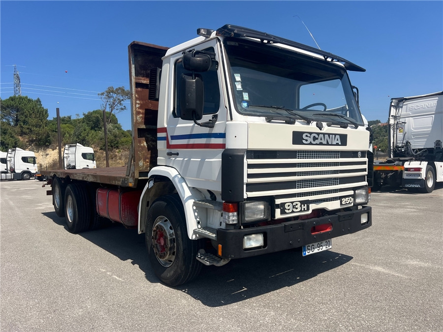 Scania 93h - Camião de caixa aberta/ Plataforma: foto 3 Scania 93h - Camião de caixa aberta/ Plataforma: foto 3