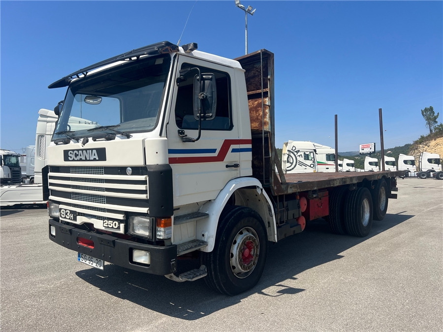 Scania 93h - Camião de caixa aberta/ Plataforma: foto 1 Scania 93h - Camião de caixa aberta/ Plataforma: foto 1
