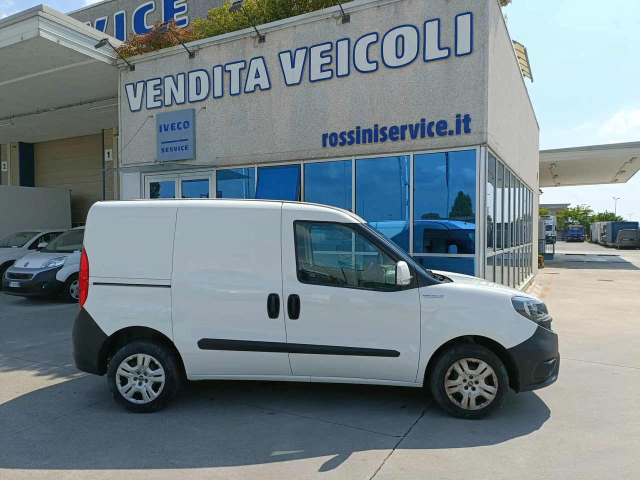 FIAT DOBLO CARGO 1.3 MJT SX - Furgão: foto 1 FIAT DOBLO CARGO 1.3 MJT SX - Furgão: foto 1