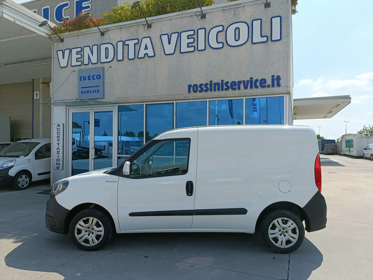 FIAT DOBLO CARGO 1.3 MJT SX - Furgão: foto 2 FIAT DOBLO CARGO 1.3 MJT SX - Furgão: foto 2