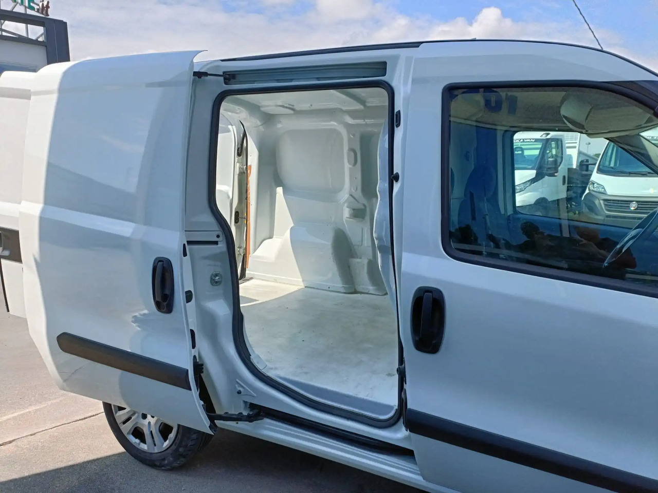 FIAT DOBLO CARGO 1.3 MJT SX - Furgão: foto 3 FIAT DOBLO CARGO 1.3 MJT SX - Furgão: foto 3