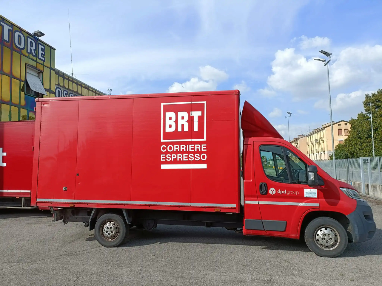 FIAT DUCATO BOX - Carrinha de contentor: foto 1 FIAT DUCATO BOX - Carrinha de contentor: foto 1