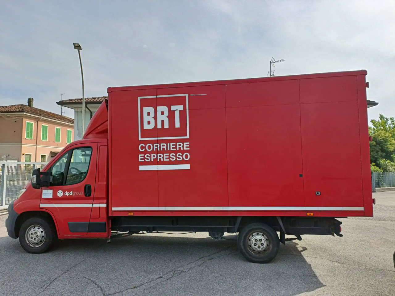 FIAT DUCATO BOX - Carrinha de contentor: foto 3 FIAT DUCATO BOX - Carrinha de contentor: foto 3