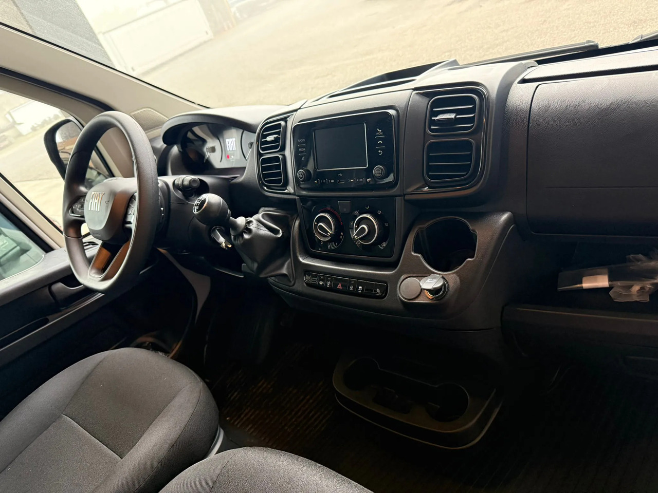 FIAT DUCATO MAXI L4 SERIE 9 - Carrinha de caixa aberta: foto 2 FIAT DUCATO MAXI L4 SERIE 9 - Carrinha de caixa aberta: foto 2