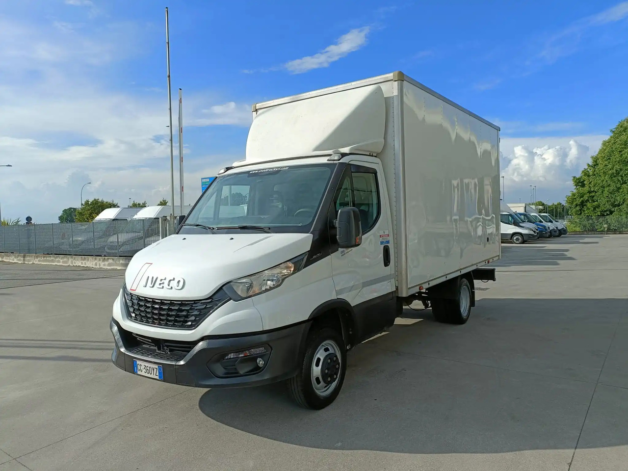 IVECO 35C14 FURGONATO BOX - Carrinha de contentor: foto 4 IVECO 35C14 FURGONATO BOX - Carrinha de contentor: foto 4