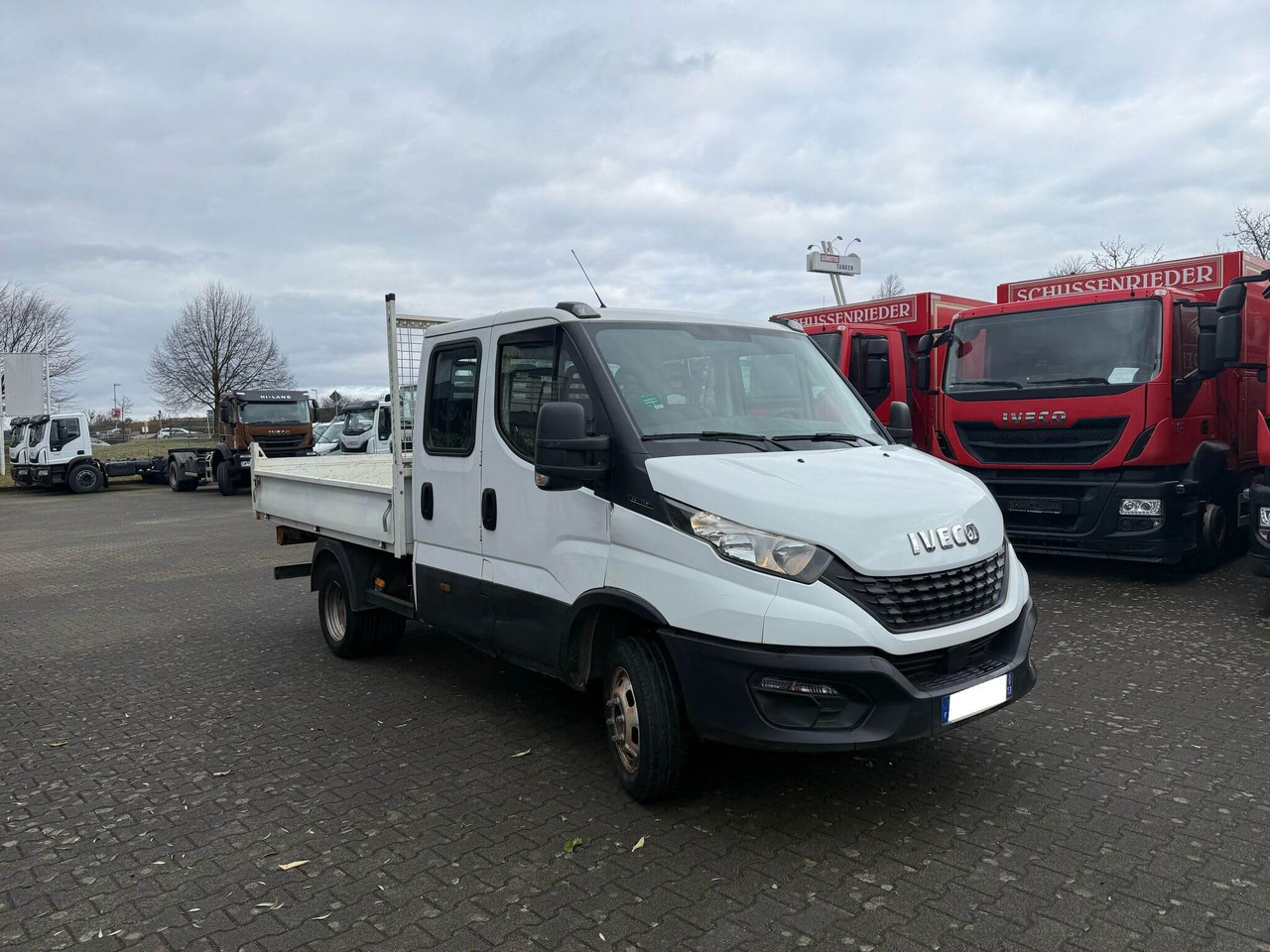 IVECO DAILY 35C14 DOPPIA CABINA RIBALTABILE 3.0 - Carrinha basculante: foto 1 IVECO DAILY 35C14 DOPPIA CABINA RIBALTABILE 3.0 - Carrinha basculante: foto 1