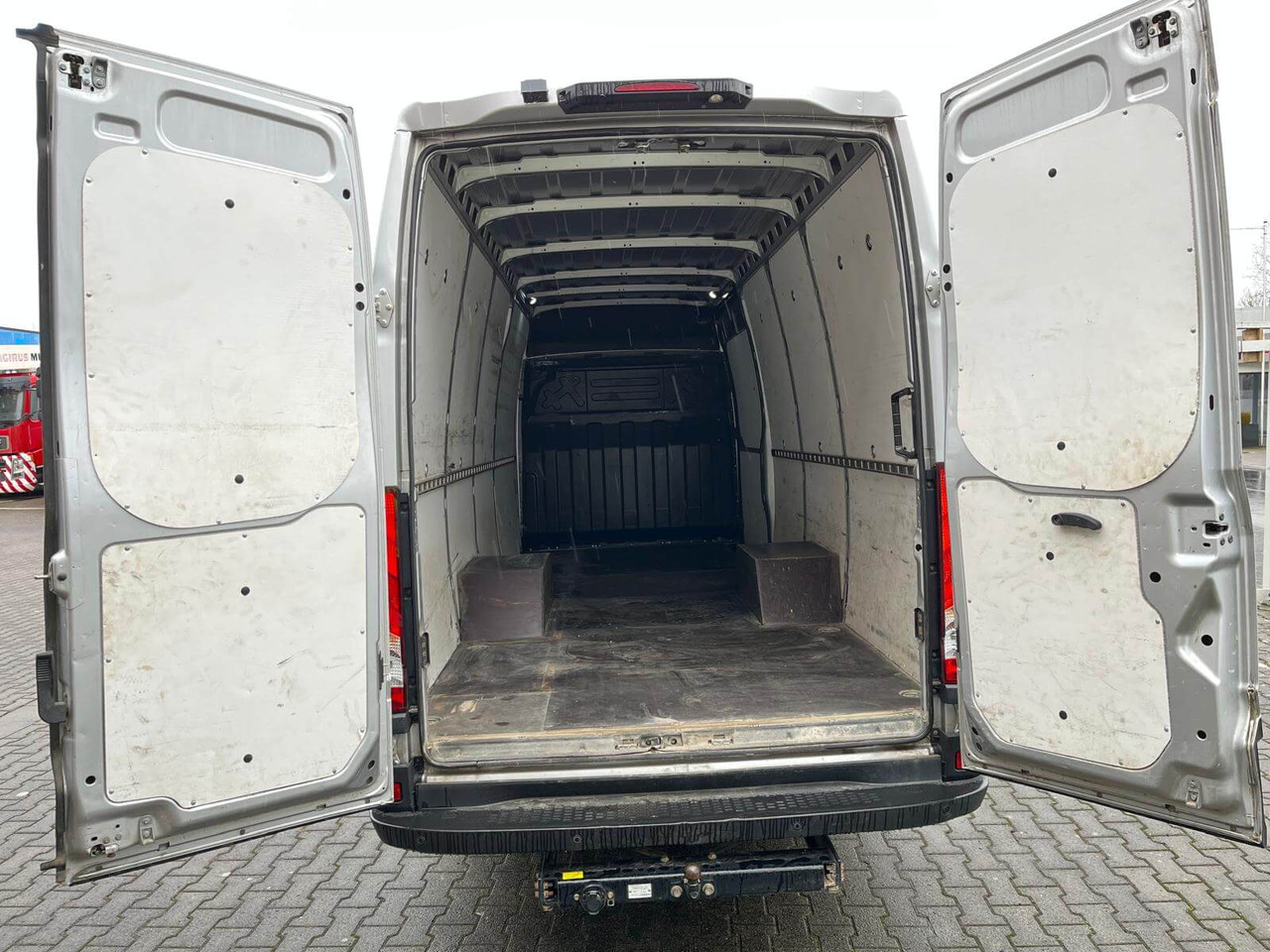 IVECO DAILY 35C18P FURGONE STANDARD - Furgão: foto 2 IVECO DAILY 35C18P FURGONE STANDARD - Furgão: foto 2