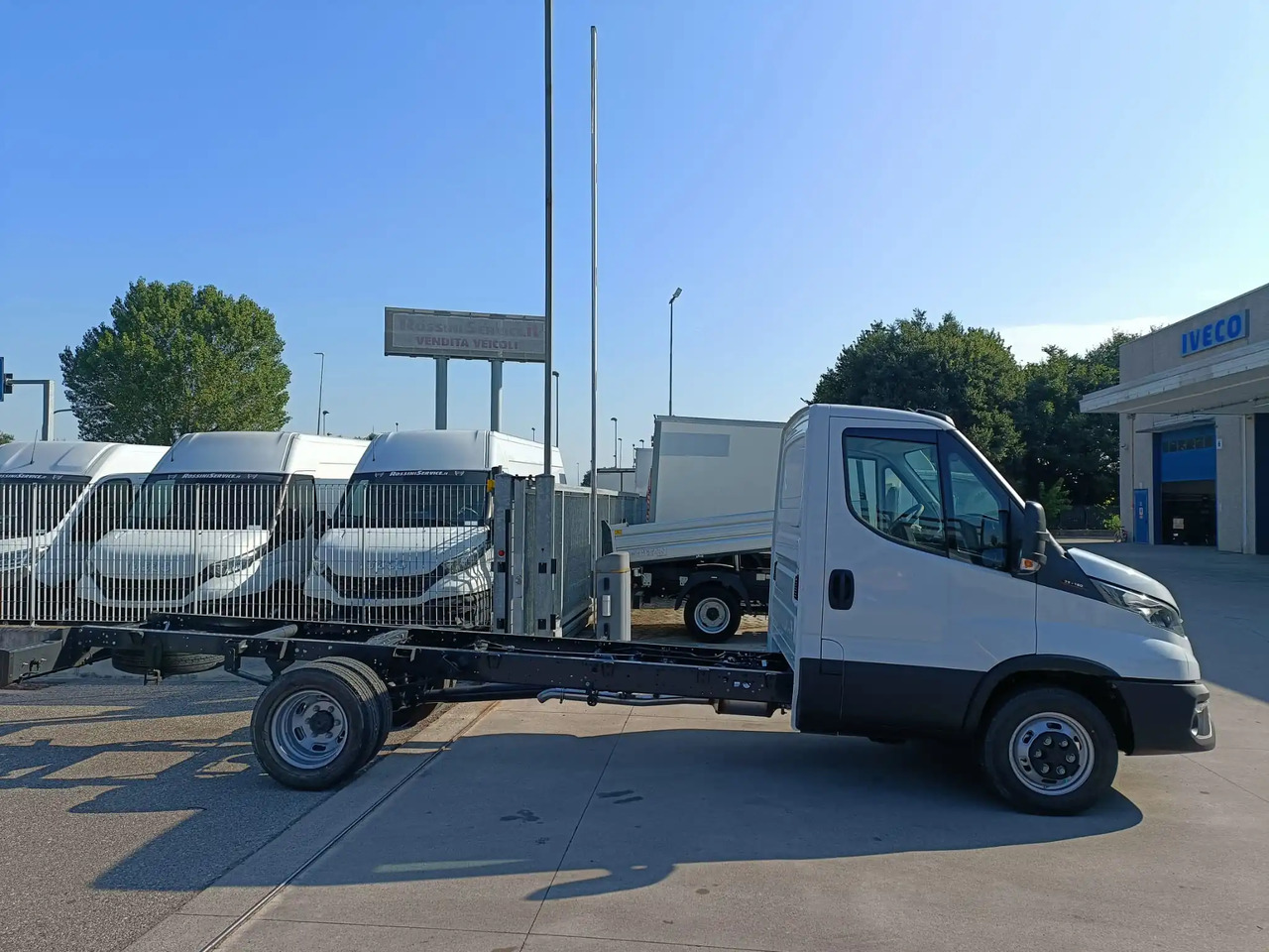 IVECO DAILY 60C18 A TELAIO KM 0 - Camião chassi: foto 4 IVECO DAILY 60C18 A TELAIO KM 0 - Camião chassi: foto 4