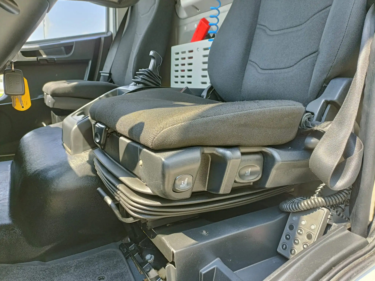 IVECO EUROCARGO 120E19P - Camião chassi: foto 5 IVECO EUROCARGO 120E19P - Camião chassi: foto 5