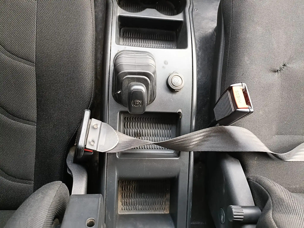 IVECO EUROCARGO 120E22P - Camião chassi: foto 4 IVECO EUROCARGO 120E22P - Camião chassi: foto 4