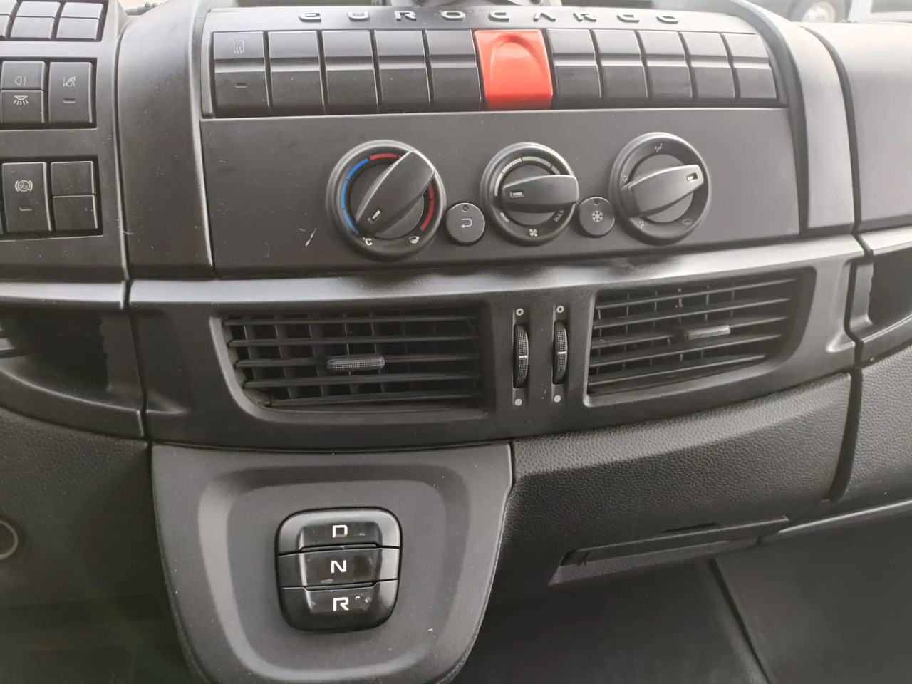 IVECO EUROCARGO 120E22P - Camião chassi: foto 5 IVECO EUROCARGO 120E22P - Camião chassi: foto 5