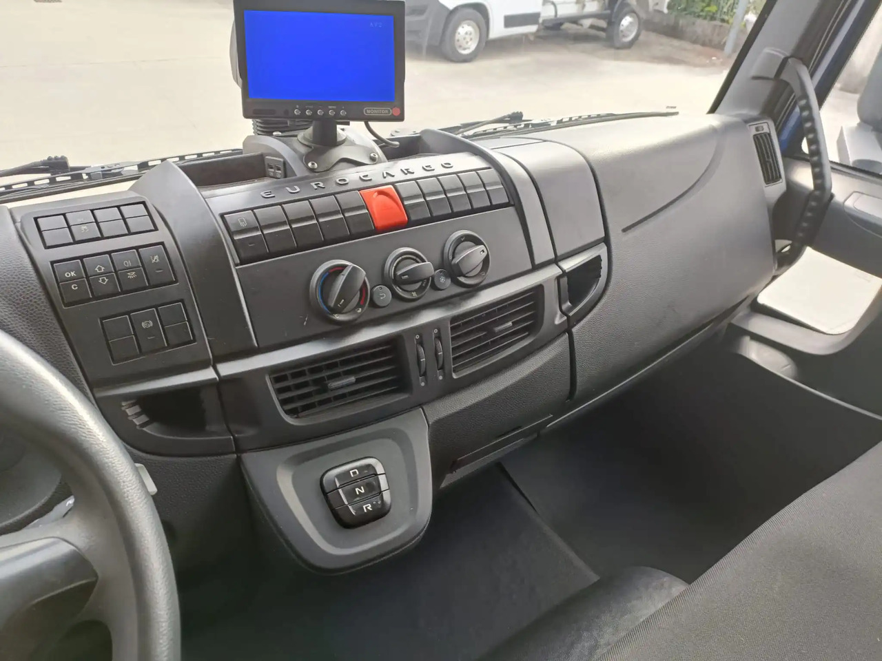 IVECO EUROCARGO 120E22P - Camião chassi: foto 3 IVECO EUROCARGO 120E22P - Camião chassi: foto 3