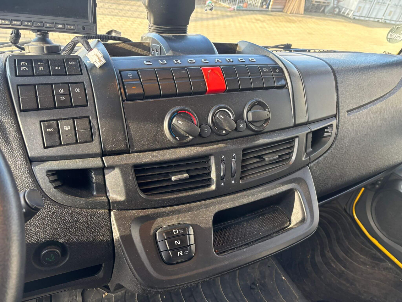 IVECO EUROCARGO 120E25P - Camião chassi: foto 2 IVECO EUROCARGO 120E25P - Camião chassi: foto 2