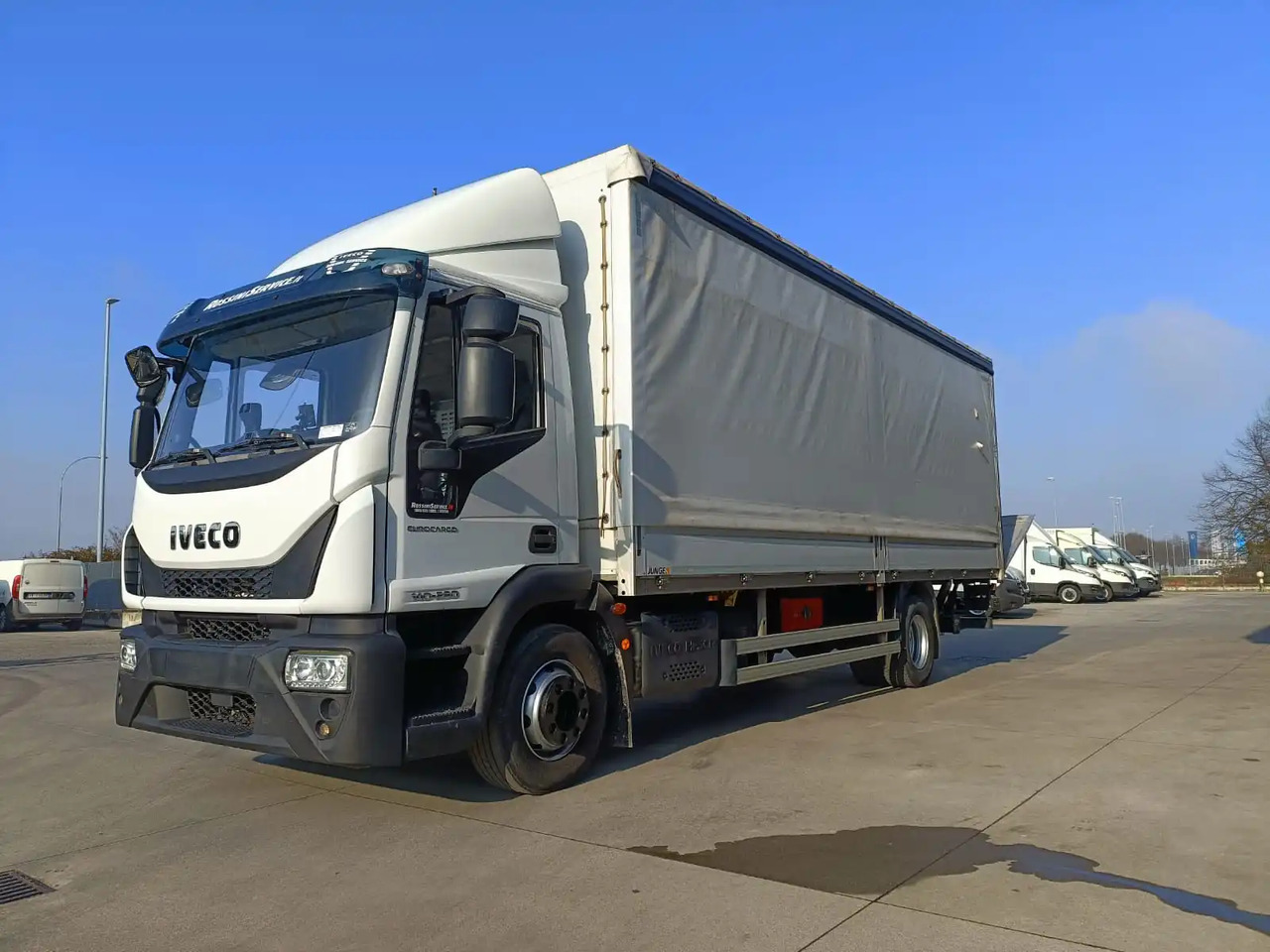 IVECO EUROCARGO 140E28P - Camião de lona: foto 2 IVECO EUROCARGO 140E28P - Camião de lona: foto 2