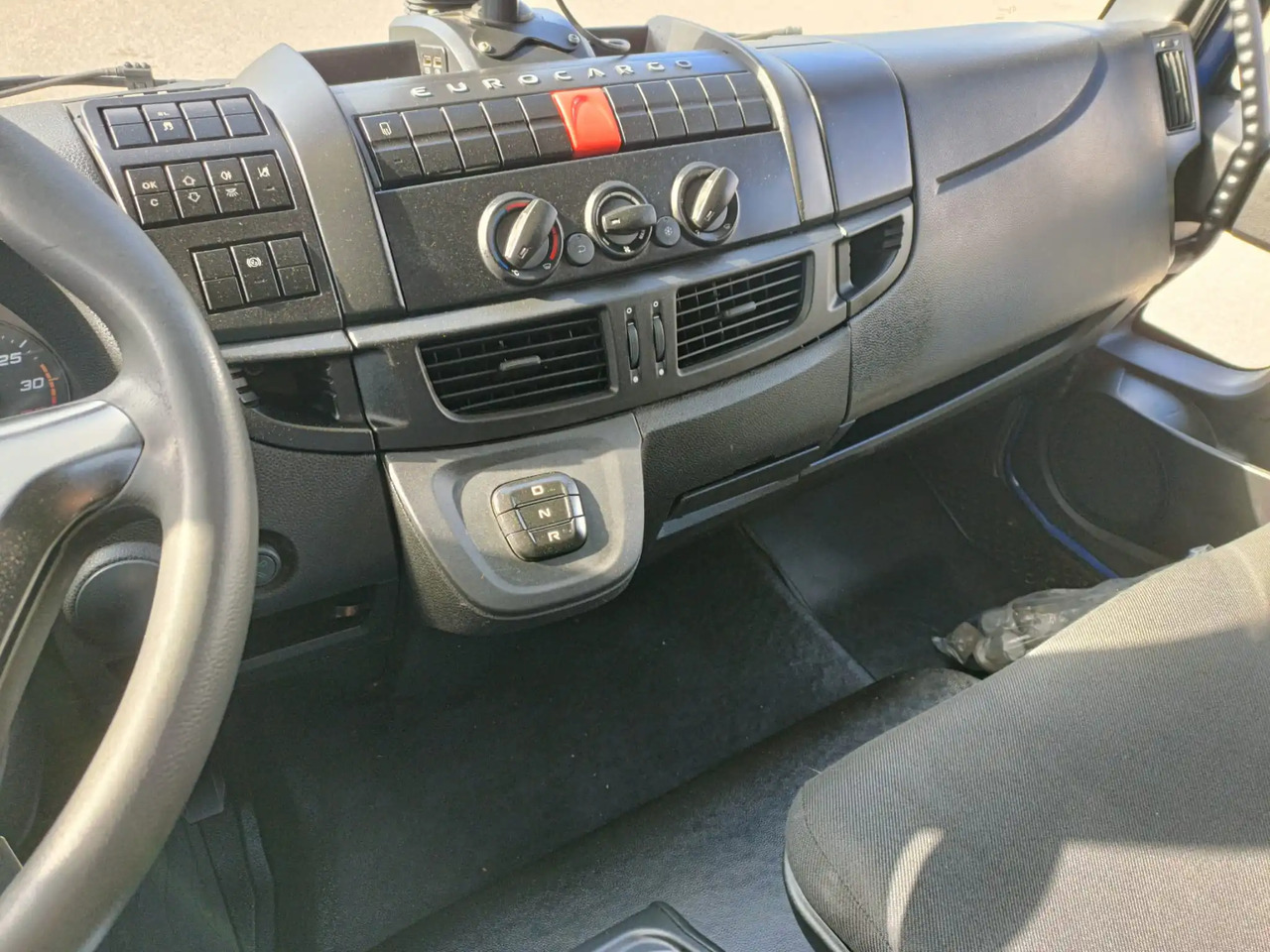 IVECO EUROCARGO 160E25P - Camião chassi: foto 2 IVECO EUROCARGO 160E25P - Camião chassi: foto 2