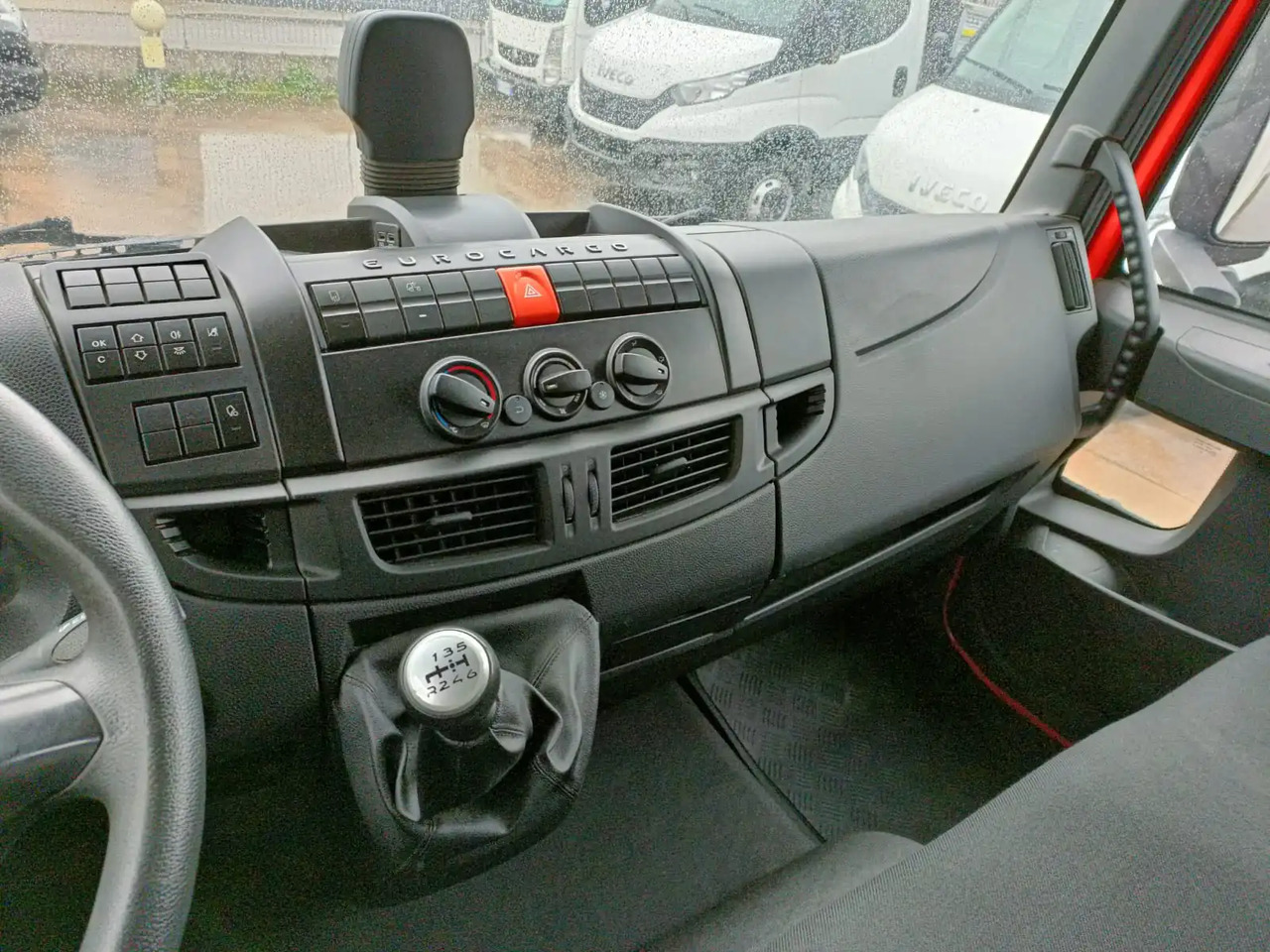 Camião furgão IVECO EUROCARGO 75E19 / 80E19 / 86E19: foto 10
