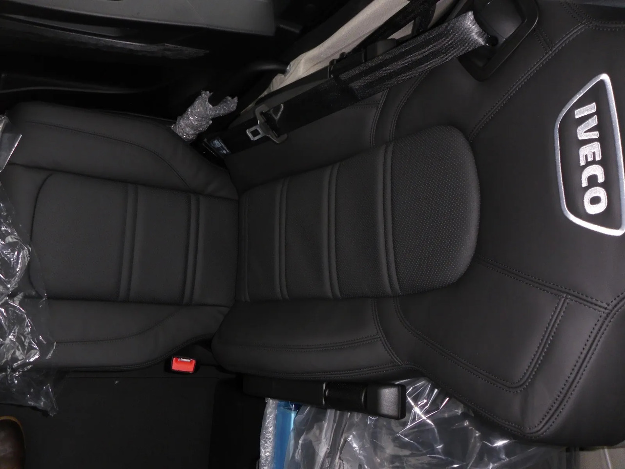 IVECO S-WAY 570 TP FULL - Camião chassi: foto 4 IVECO S-WAY 570 TP FULL - Camião chassi: foto 4