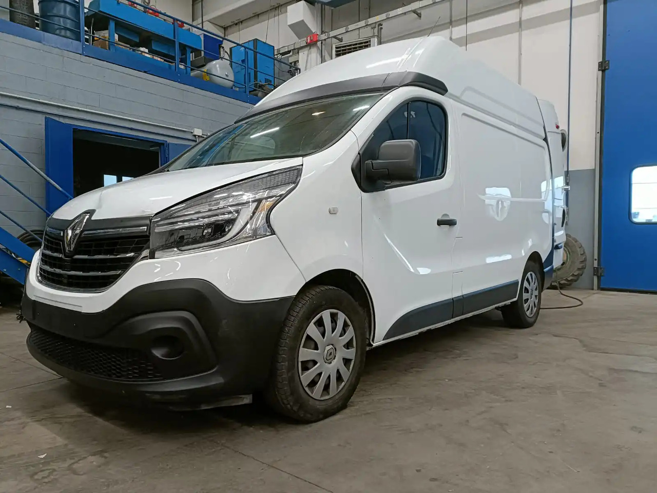 RENAULT TRAFIC 1200 L1H2 - Furgão: foto 1 RENAULT TRAFIC 1200 L1H2 - Furgão: foto 1
