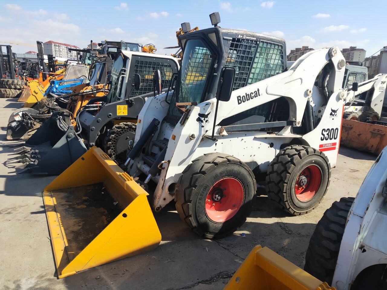 Bobcat S300 - Mini pá carregadora: foto 2 Bobcat S300 - Mini pá carregadora: foto 2