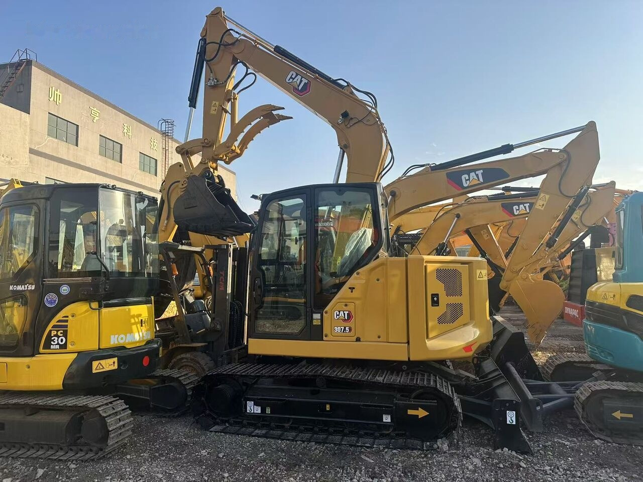 Caterpillar 307.5 - Escavadora de rastos: foto 1 Caterpillar 307.5 - Escavadora de rastos: foto 1