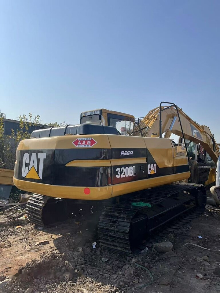 Caterpillar 320BL - Escavadora de rastos: foto 1 Caterpillar 320BL - Escavadora de rastos: foto 1