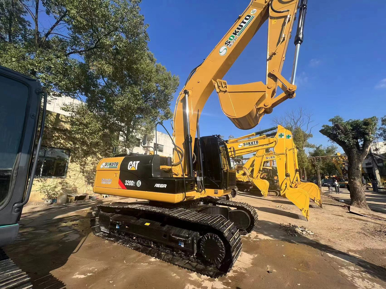 Caterpillar 320D - Escavadora de rastos: foto 1 Caterpillar 320D - Escavadora de rastos: foto 1