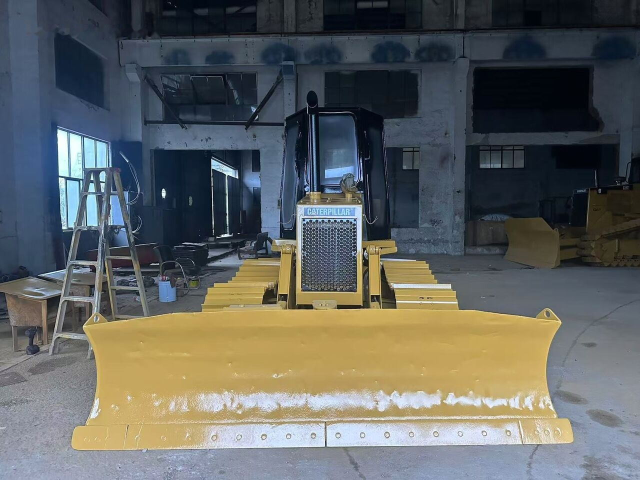 Buldôzer Caterpillar D4C: foto 7