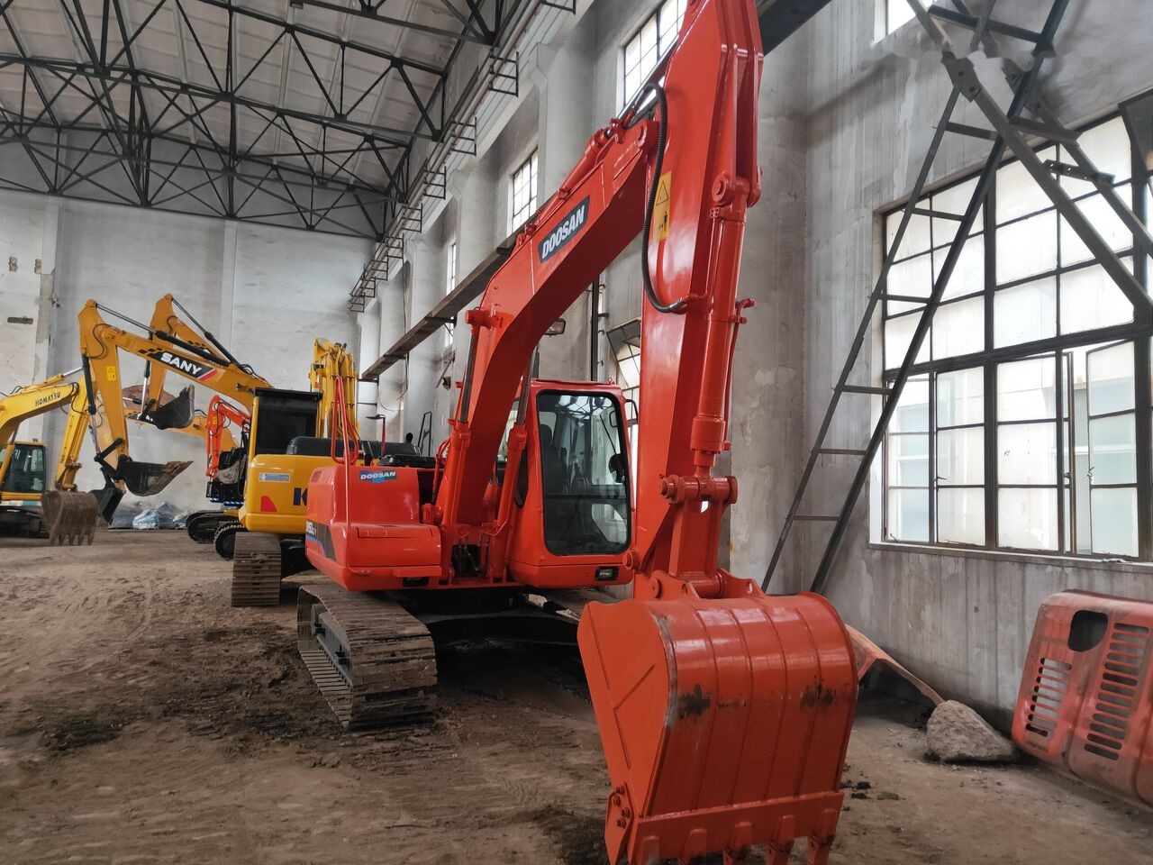 Doosan DH150LC-7 - Escavadora de rastos: foto 4 Doosan DH150LC-7 - Escavadora de rastos: foto 4