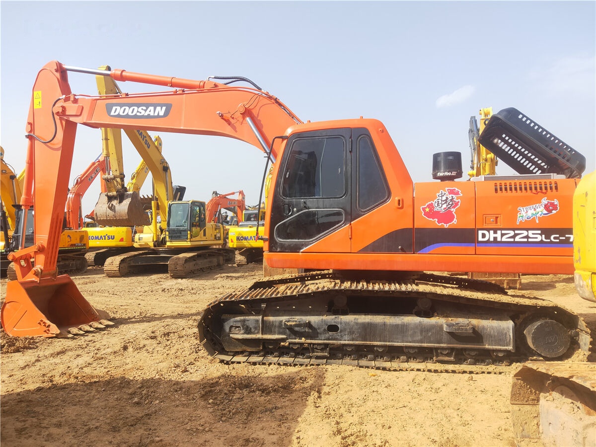 Doosan DH225 - Escavadora de rastos: foto 1 Doosan DH225 - Escavadora de rastos: foto 1
