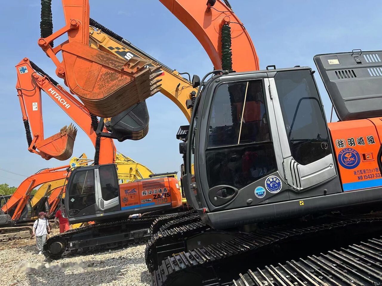 Hitachi ZX200-3 - Escavadora de rastos: foto 3 Hitachi ZX200-3 - Escavadora de rastos: foto 3