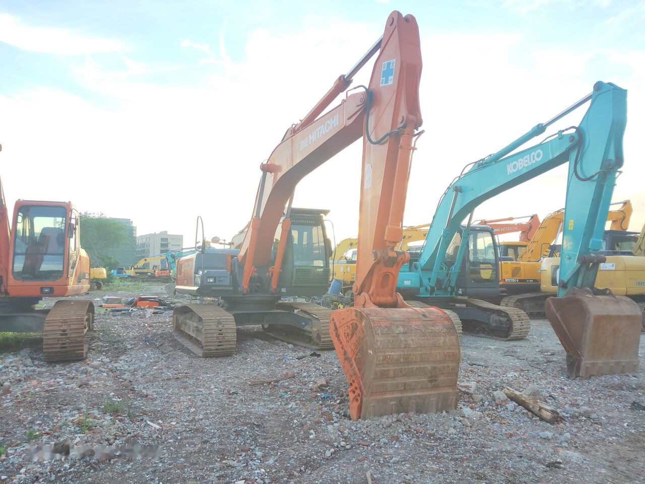 Hitachi ZX210 - Escavadora de rastos: foto 4 Hitachi ZX210 - Escavadora de rastos: foto 4