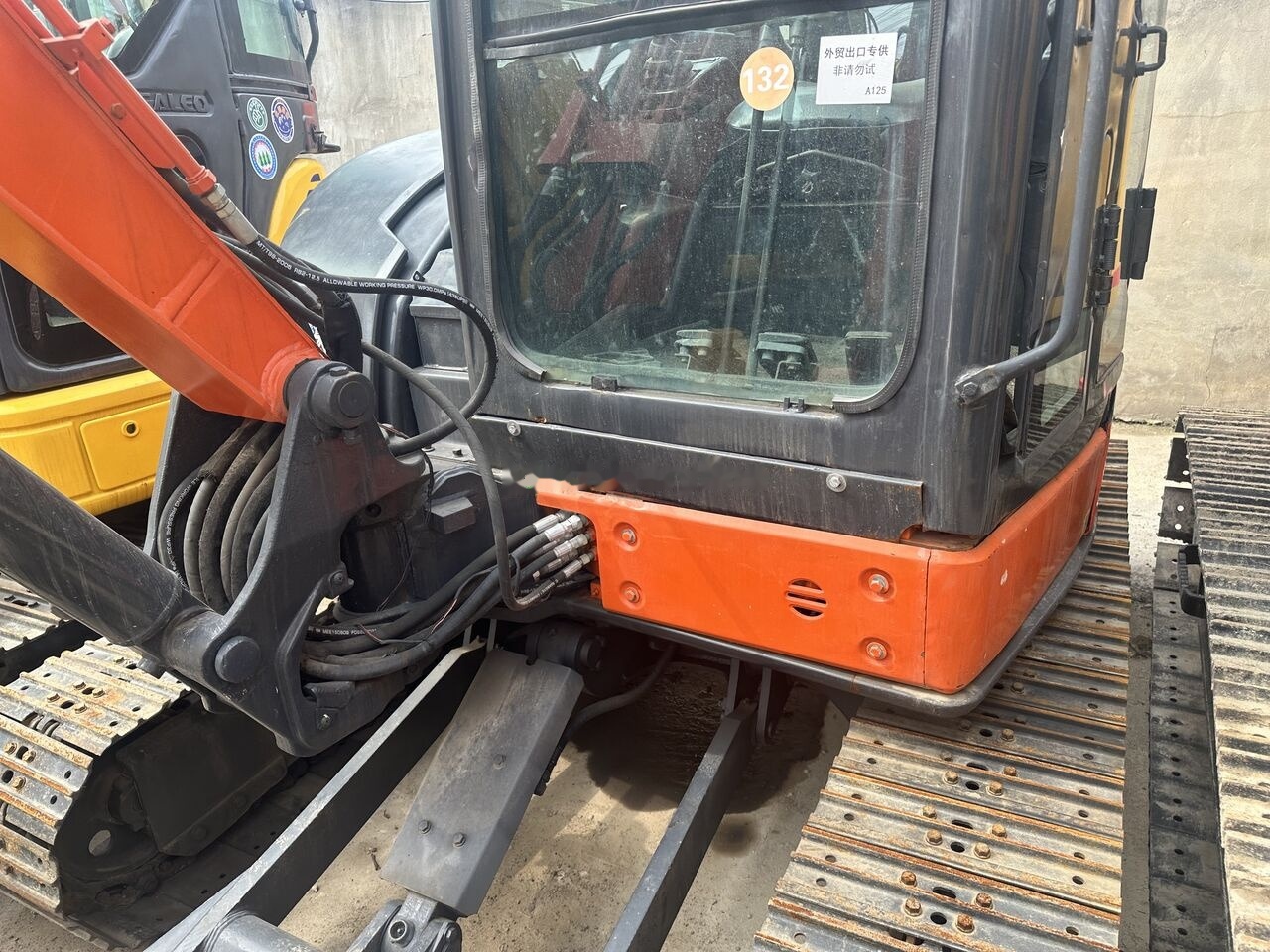 Hitachi ZX50U-2 - Mini escavadeira: foto 5 Hitachi ZX50U-2 - Mini escavadeira: foto 5