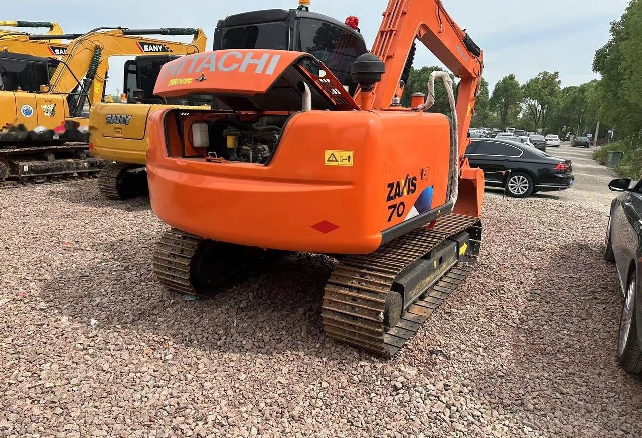 Hitachi ZX70 - Mini escavadeira: foto 1 Hitachi ZX70 - Mini escavadeira: foto 1