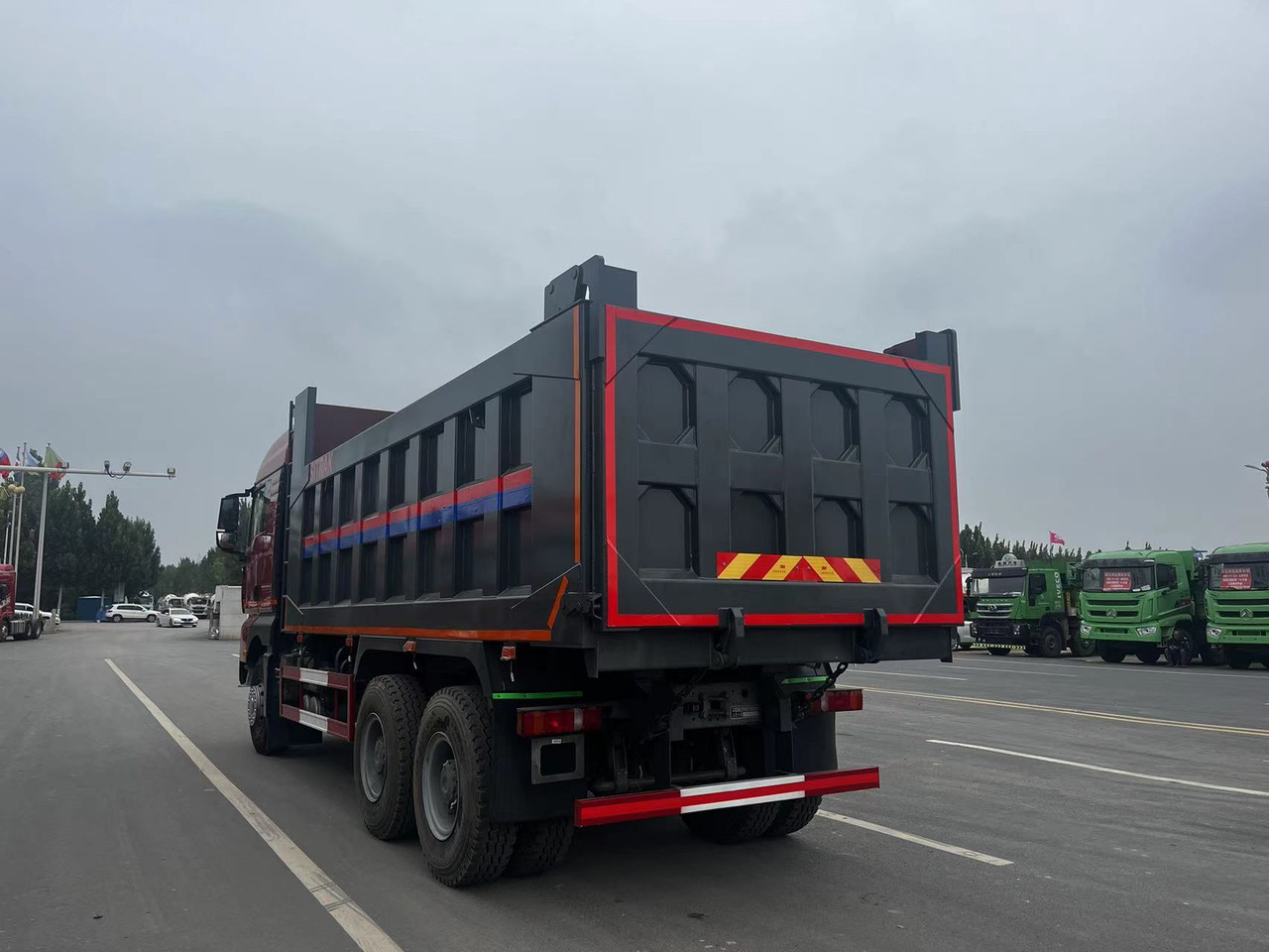 Howo G7W 6X4 Dump Truck - Camião basculante: foto 2 Howo G7W 6X4 Dump Truck - Camião basculante: foto 2